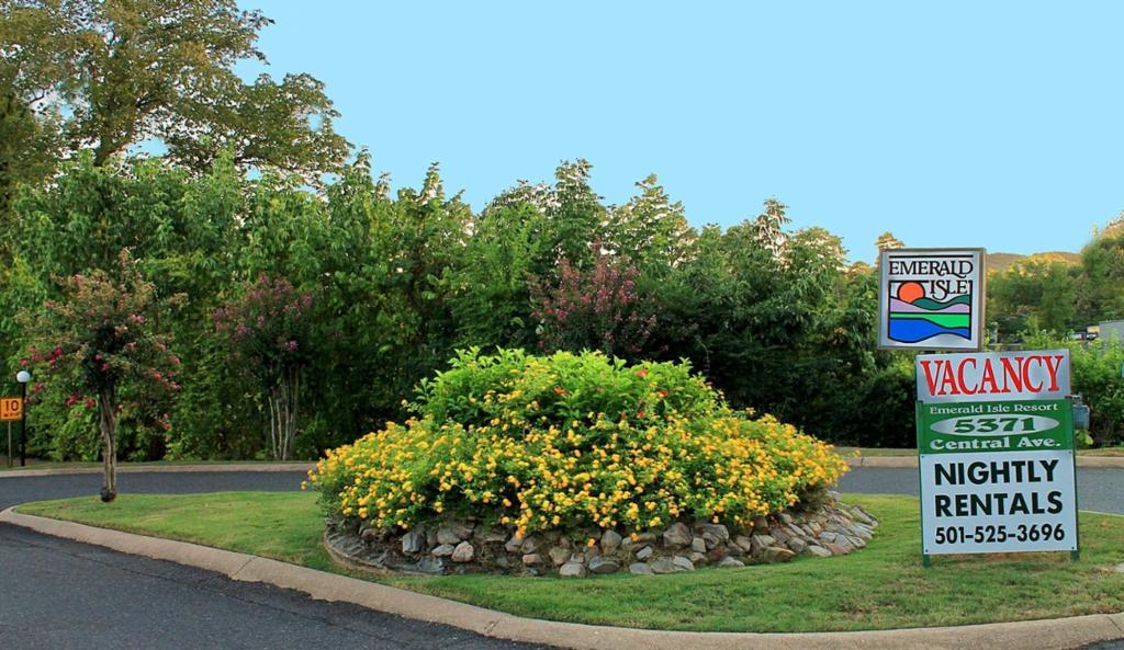 Emerald Isle Resort ฮอตสปริงส์ ภายนอก รูปภาพ